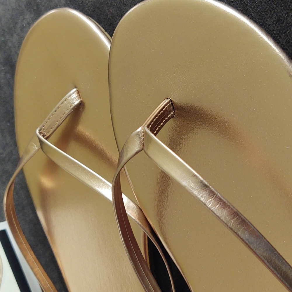 Lauren Conrad Pixii Flip Flops - Picture 6 of 7